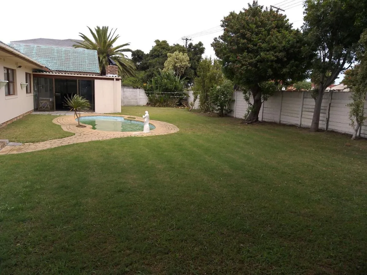 Bed & Breakfast Dj'S B&B In Table View Cape Town