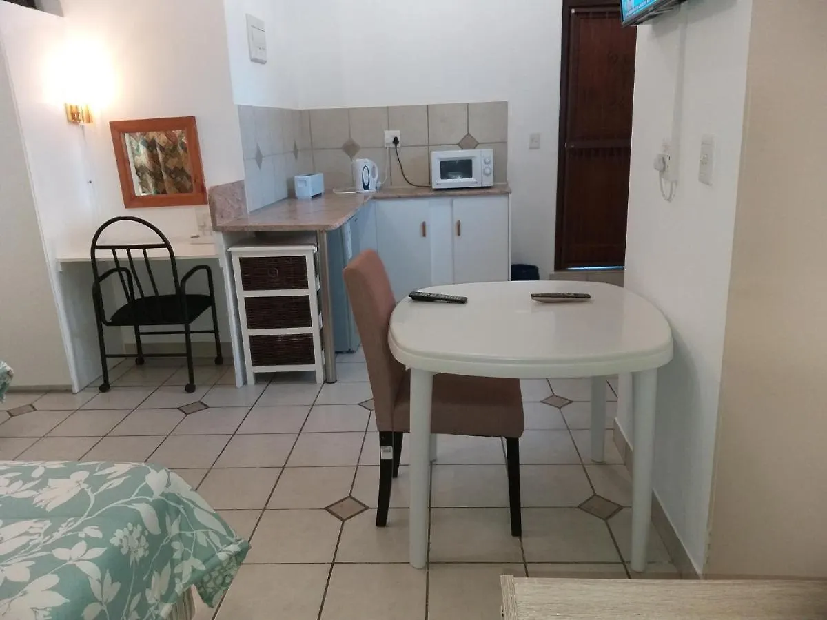 Dj'S B&B In Table View Cape Town