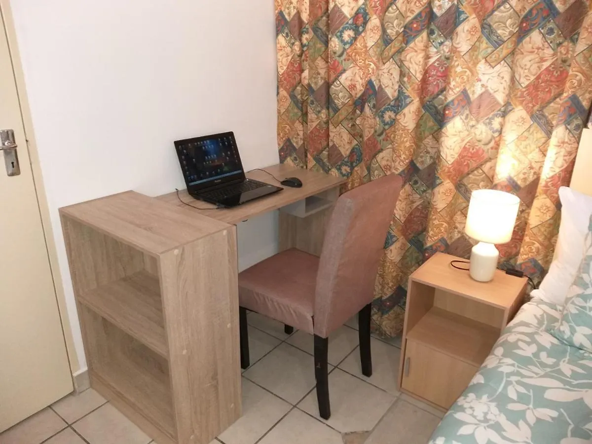 Dj'S B&B In Table View Cape Town Bed & Breakfast